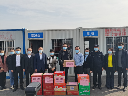 “疫”路平安，浙金中心给杭州宣家埠收费站的一线执勤人员送去抗疫物资